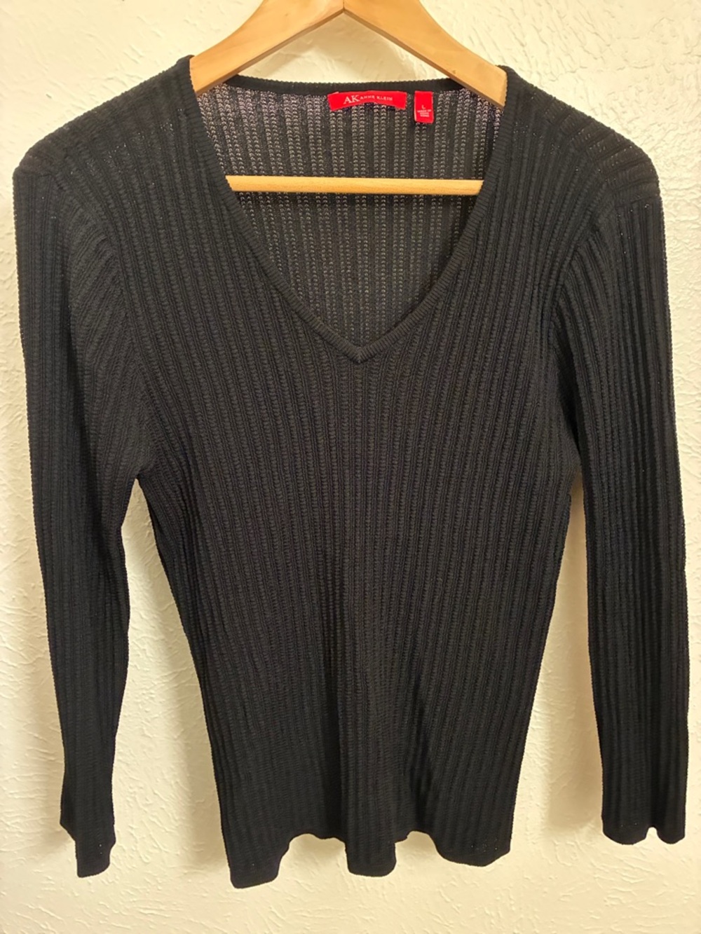 Anne Klein Black Ribbed V-Neck Long Sleeve Top